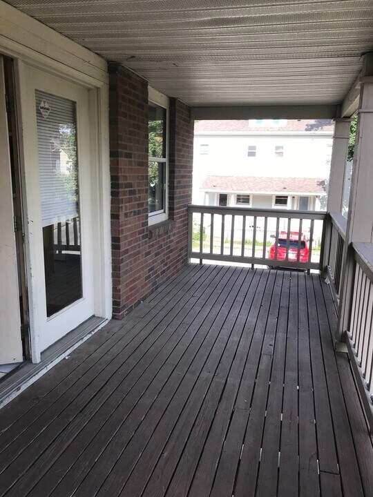 220-222-222 E Norwich Ave in Columbus, OH - Building Photo