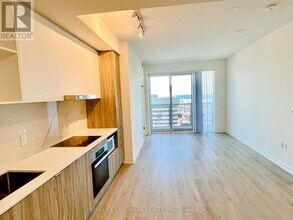 138-5138 Downes St in Toronto, ON - Building Photo - Building Photo