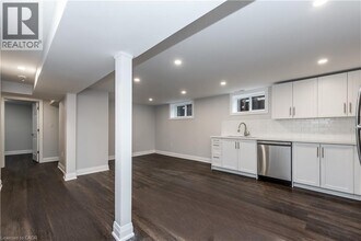 418 E 25th St in Hamilton, ON - Building Photo - Building Photo