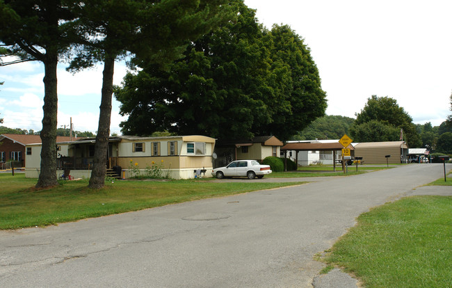 300 Seneca Trl in Ronceverte, WV - Building Photo - Building Photo