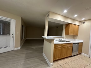 2642 NW 33rd St in Oakland Park, FL - Building Photo - Building Photo