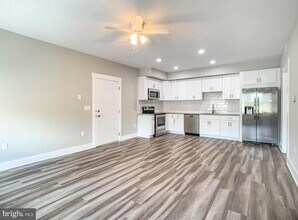 640 Lincoln Hwy-Unit -2 in Fairless Hills, PA - Building Photo - Building Photo