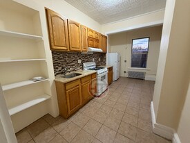 853 Van Nest Ave in Bronx, NY - Building Photo