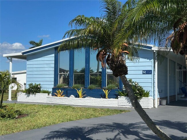 307 Outrigger Pl in North Port, FL - Building Photo - Building Photo