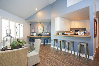 Landing at Riverlake in Sacramento, CA - Building Photo - Interior Photo