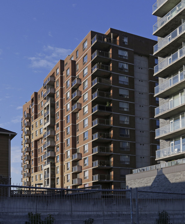 Parkdale Terrace in Ottawa, ON - Building Photo