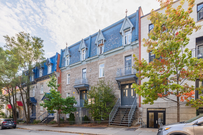 Logement Chinois Communautaire Phase 1 in Montréal, QC - Building Photo - Primary Photo