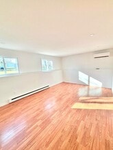 19 Day St in Fredericton, NB - Building Photo - Building Photo