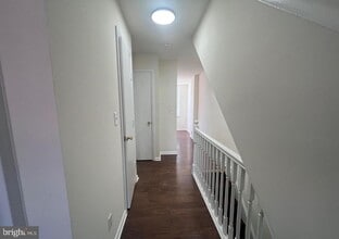 336 Barclay St in Burlington, NJ - Building Photo - Building Photo