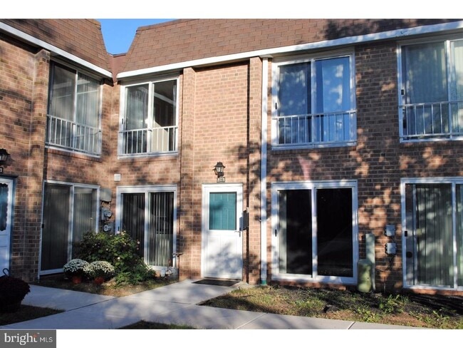 316 Valley Forge Ct in Warminster, PA - Building Photo - Building Photo