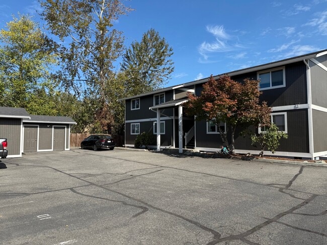 712 Avenue B, Unit D