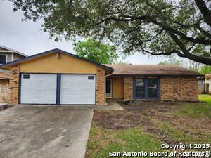 7554 Oriental Trail in San Antonio, TX - Building Photo