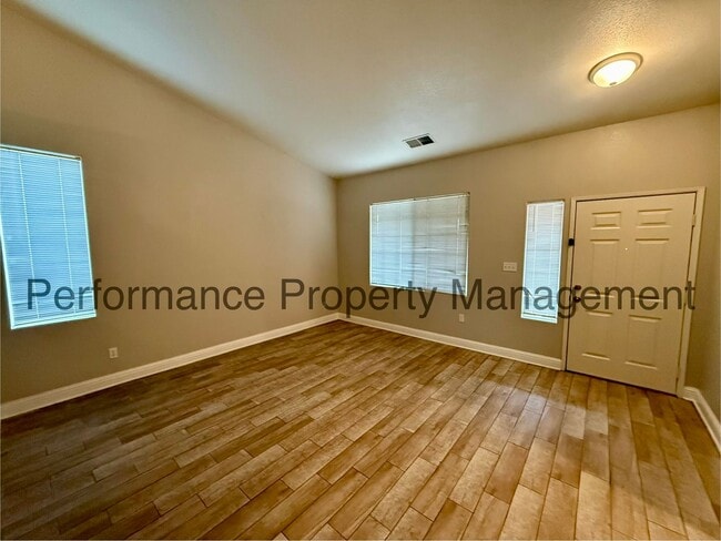 3809 Burnaby Dr in Bakersfield, CA - Building Photo - Building Photo