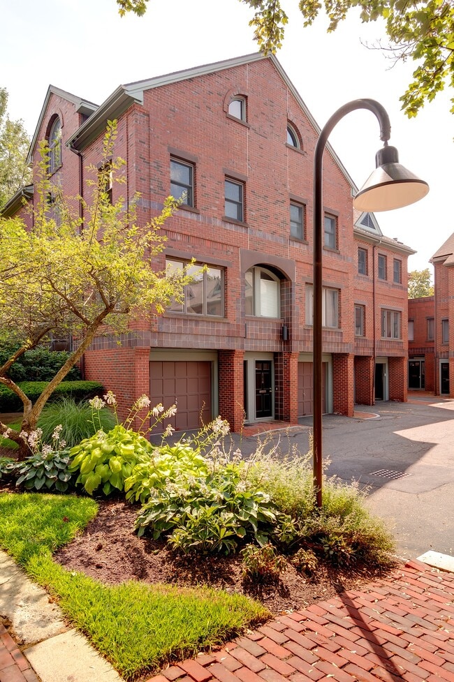 475 Arsenal St in Watertown, MA - Foto de edificio - Building Photo