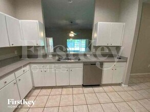 2409 Wheeler Groves Dr in Seffner, FL - Building Photo - Building Photo