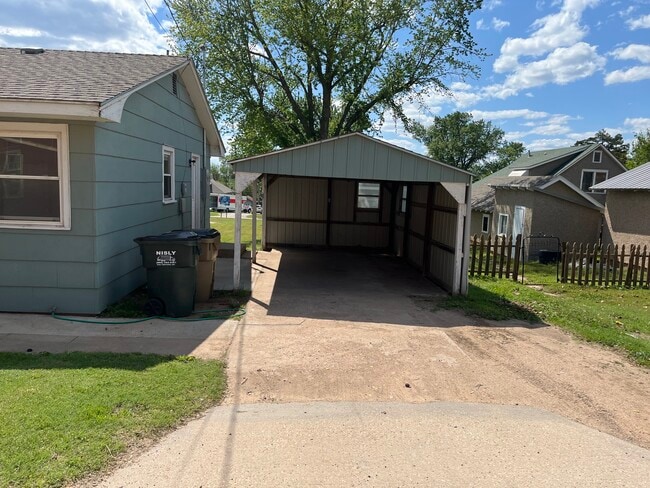 2-3062 N Main St in Medicine Lodge, KS - Building Photo - Building Photo