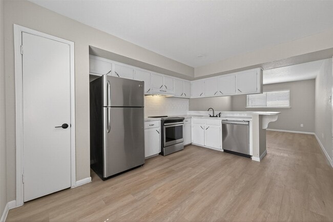 property at 427 Hollyvale Dr