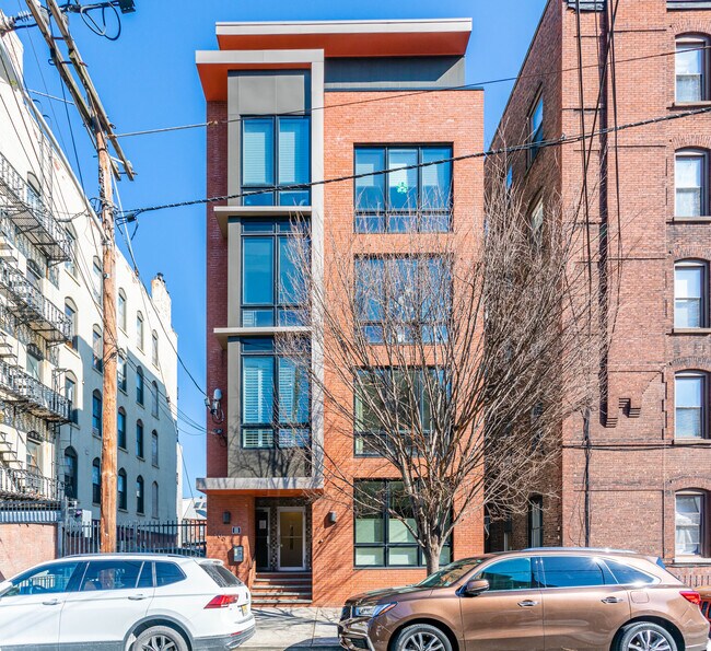 306 6th St in Hoboken, NJ - Building Photo - Building Photo