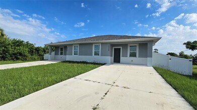 10446 Kidron Ave in Englewood, FL - Building Photo - Building Photo