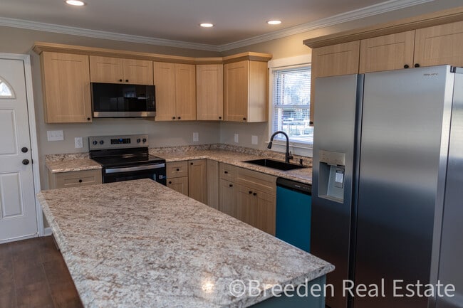 212 NC-126 in Morganton, NC - Building Photo - Building Photo