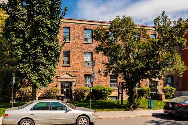 2015 Northcliffe Av in Montréal, QC - Building Photo - Building Photo