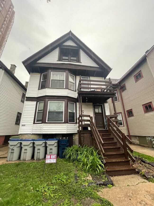 1659 N Arlington Pl in Milwaukee, WI - Building Photo - Building Photo
