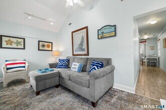 108 College Pl in Fairfield, CT - Building Photo - Building Photo