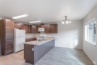 413 E Aspen St in North Lakes, AK - Building Photo - Building Photo