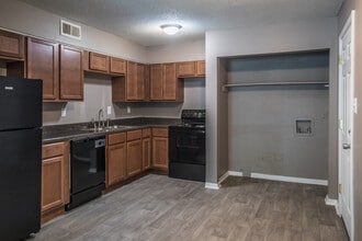 Annies Townhomes in Memphis, TN - Building Photo - Interior Photo