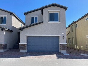 211 Vanhoy Ave in Henderson, NV - Building Photo - Building Photo