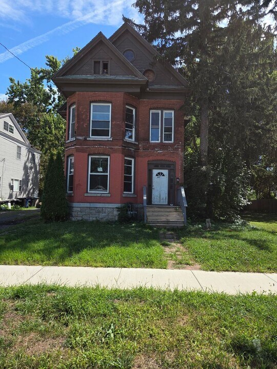 345-347 W Kennedy St in Syracuse, NY - Building Photo