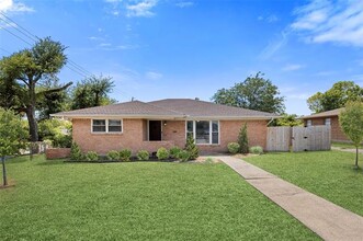 3364 Darvany Dr in Dallas, TX - Building Photo - Building Photo