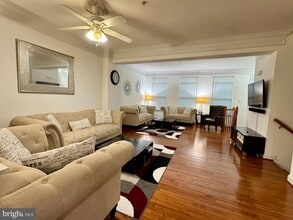 12839 Grand Elm St in Clarksburg, MD - Foto de edificio - Building Photo