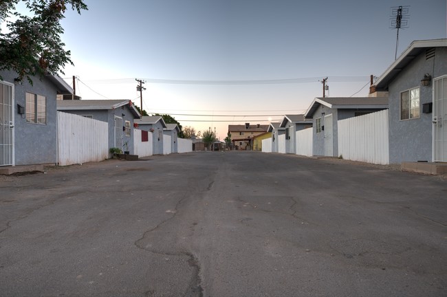 700-724 B St in Brawley, CA - Building Photo - Building Photo