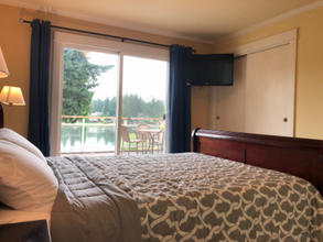 2014 S 308th St-Unit -Waterfront Duplex-Upper Floor Unit in Federal Way, WA - Building Photo - Building Photo