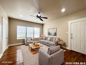 1539 W Woodlawn Ave in San Antonio, TX - Building Photo - Building Photo