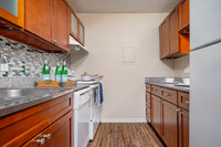 Saratoga Cove Apartments in Corpus Christi, TX - Building Photo - Building Photo