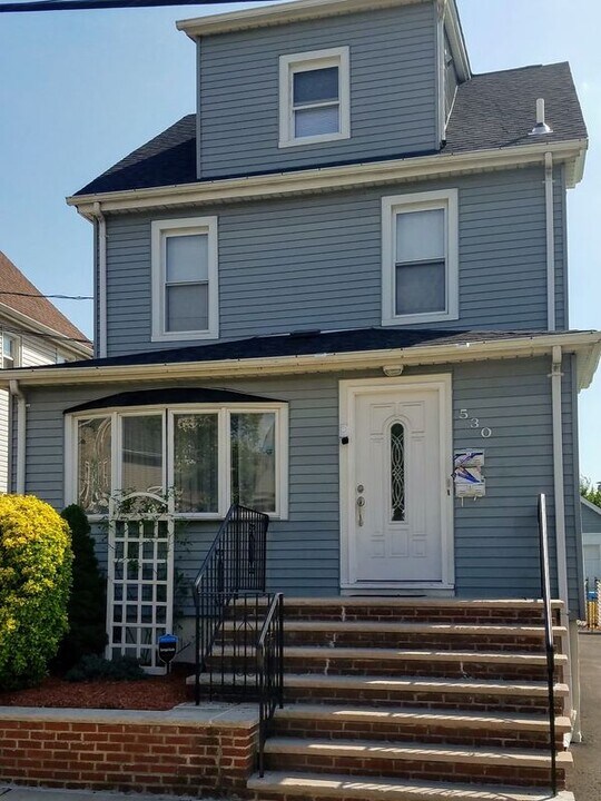 530 Freeman St in Lyndhurst, NJ - Building Photo
