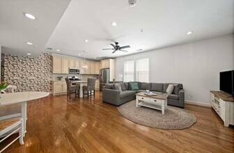 37 Coffey St in Boston, MA - Building Photo - Building Photo