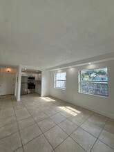 Alhambra Apartments in Miami, FL - Foto de edificio - Building Photo
