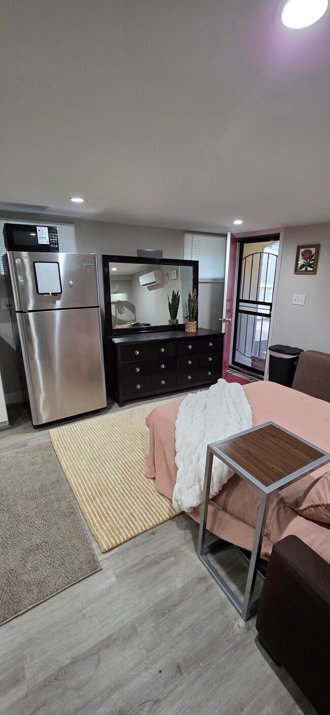 2300 Garrett Ave in Baltimore, MD - Building Photo - Building Photo