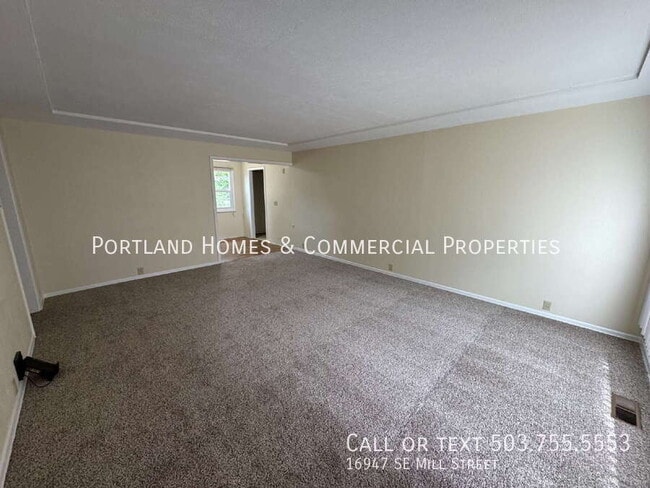 16947 SE Mill St in Portland, OR - Building Photo - Building Photo