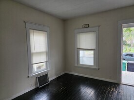 159 80th St in Niagara Falls, NY - Building Photo