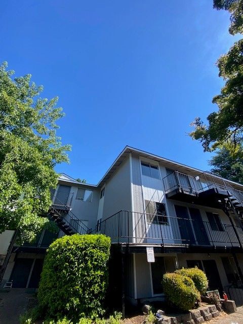 BEAUTIFULLY RENOVATED STUDIOS in Corvallis, OR - Building Photo