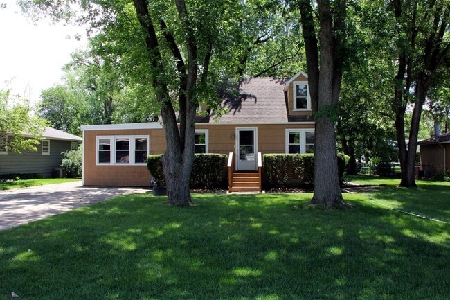 121 68th St in Darien, IL - Building Photo - Building Photo
