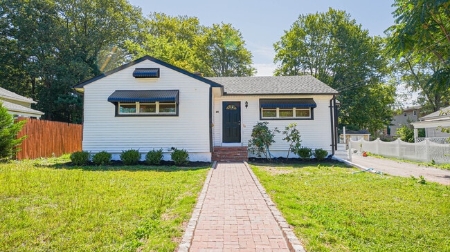 property at 25 Oakleaf Dr