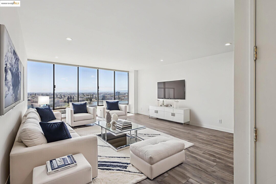 565 Bellevue Ave in Oakland, CA - Building Photo