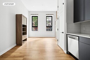 317 W 51st St in New York, NY - Building Photo