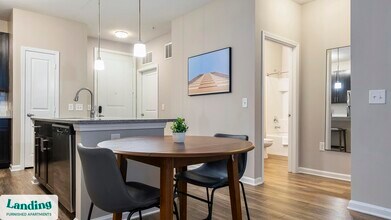 915 Brentmoor Dr, Unit 3102 in Myrtle Beach, SC - Foto de edificio - Building Photo