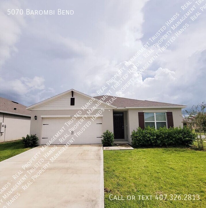 5070 Barombi Bnd in St. Cloud, FL - Building Photo